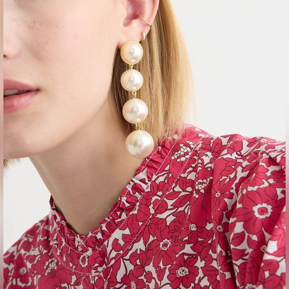 Button-front Ruffle-neck Popover In Blushing Meadow, Size L - Picture 2 of 3